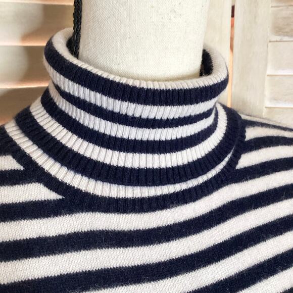 The Mercer N.Y. Black Ivory Striped 100% Cashmere Turtleneck Sweater 38 M - Picture 7 of 9